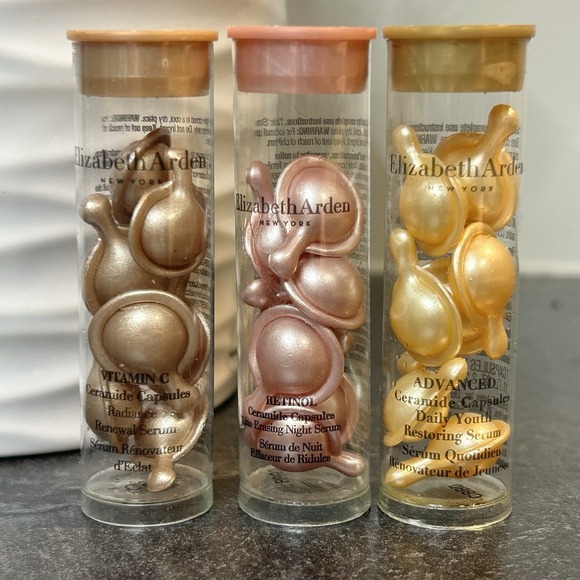 Elizabeth Arden Advanced Vitamin C, Retinol & Ceramide Youth Serum Capsules - Picture 1 of 11